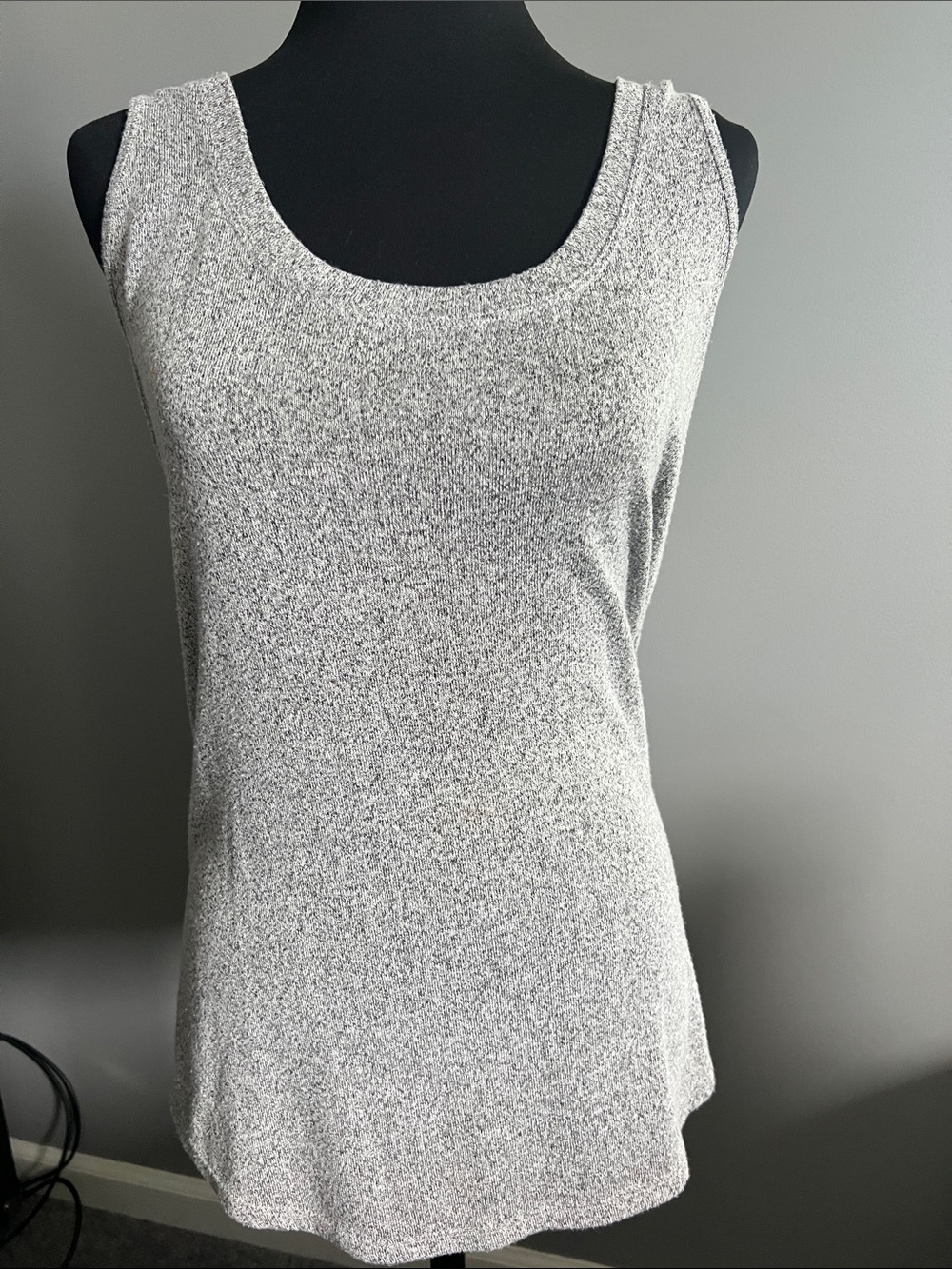 Women's Scoop Neck Tank Top - Heather Gray